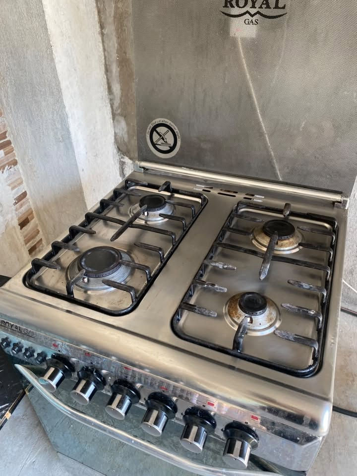 طباخ رويال مستعمل للبيع
شغال كامل السعر 150 وبي مجال بسيط 
المكان حي الخضراء بغداد 
***********

