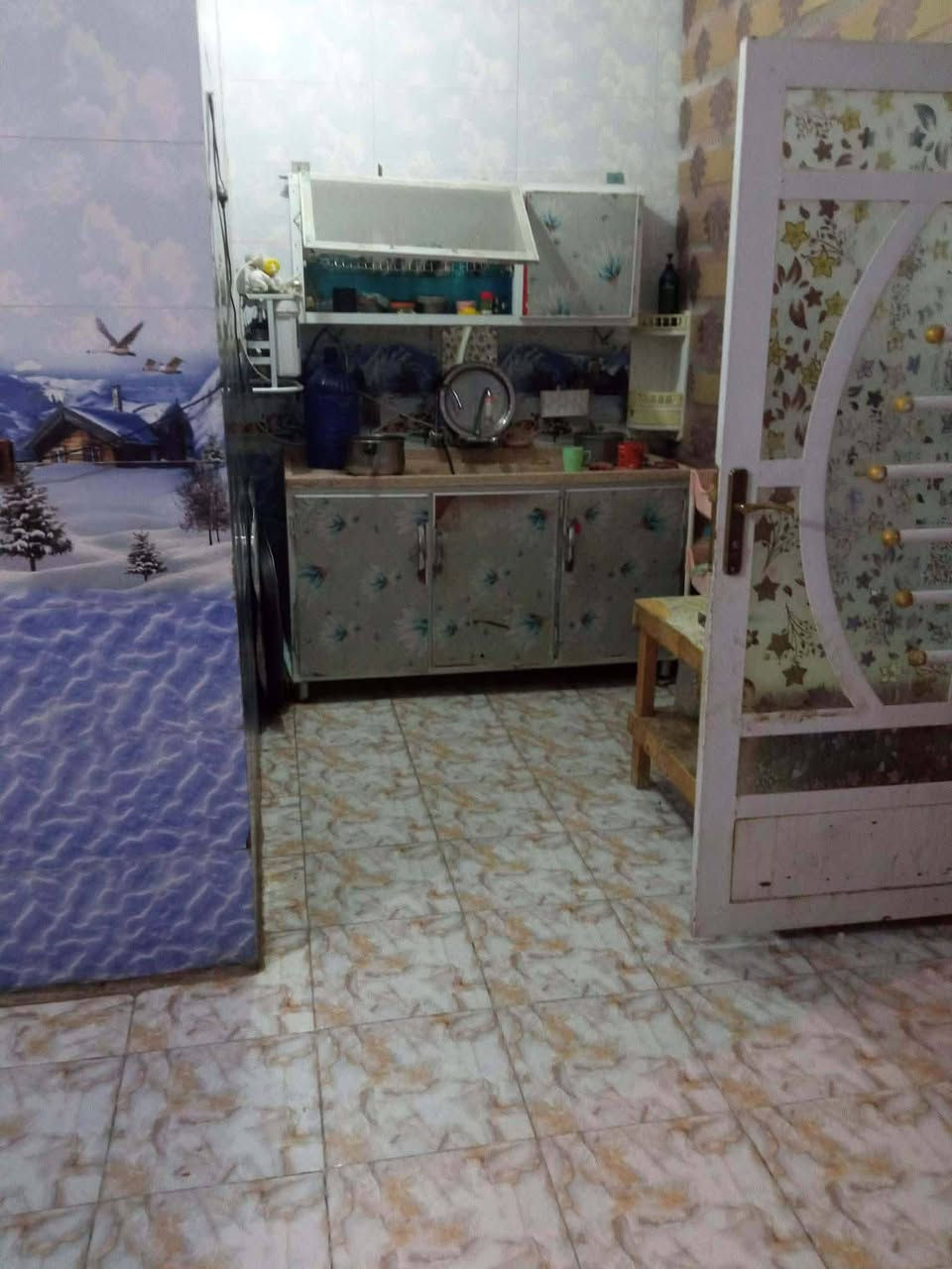بيت للبيع حي الامين فرع حلويات لبنان سعر 190 بي مجال بسيط  المساحه 300 متر غرفتين كليدور صاله  مطبخ صحيات داخليه وخارجيه الاستفسار ع رقم 
***********
