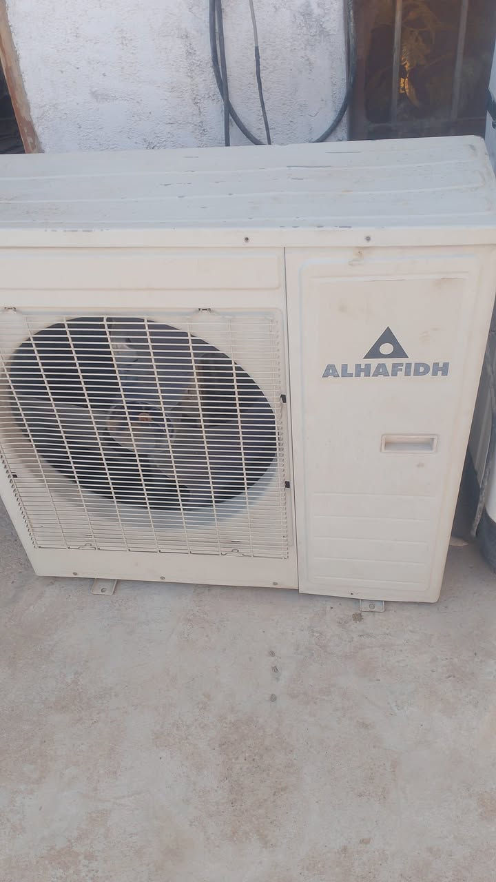 سبلت للبع الحافض طنين وثلث شغال ونضيف سعره 400الف رقمي ***********
