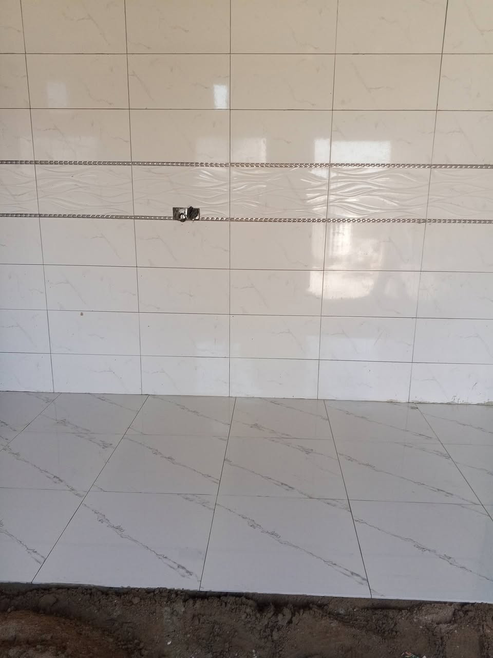 إسلام عليكم اصطه سيراميك وبايات مرمر متفرق حالين شقل نظيف ***********
