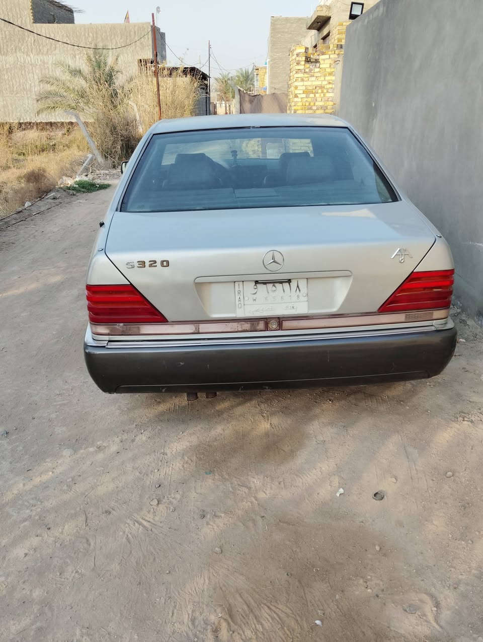 السلام عليكم
هاي شبح موديل 92 باب قصير الداخل جلد حبري. كير محرك بالشرط ومكفولات تايرات جديده فتحت سقف وبرده خلفيه وكل كهربائيته شغاله نقصها التبريد الكمريسر عطل وجعمقة الستيرن بيها نضوح قليل جدا  دبل جام 
رقمها بغداد باسمي مشروع وطني السعر 62 ورقة وبيها مجال وبخدمتكم 
للآستفسار اكثر رقمي 
***********
