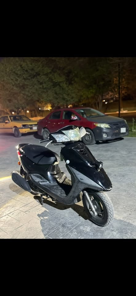 السلام وعليكم عندي بغباء دراجه جديه تخبل مكينتها بلاديه دراجه بعد جديده بس متوازي ع بيعتها رايدها ٥٥٠ دراجه جديده بس متوازي ع بيعتها وكاعد ابيعها هيج سعر *********** مكاني بغداد شارع فلسطين
