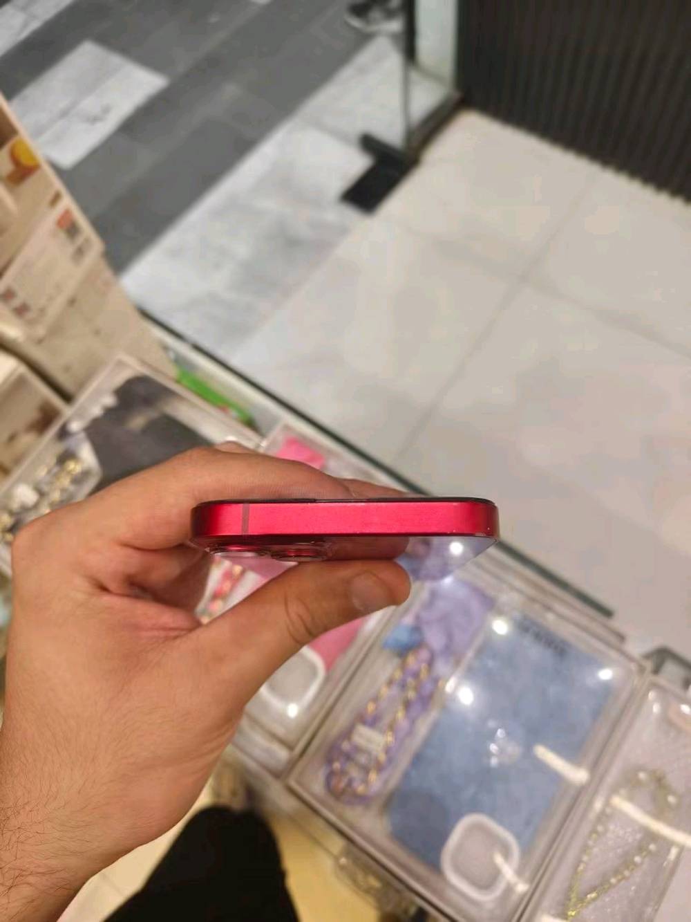 ايفون ١٣ عادي 
‏للبيع فقط 
‏ذاكره ١٢٨ 
‏مبدل شاشه + بطاريه ١٠٠٪
‏بي فطر بالشاشه بسيط جداً
‏كلشي شغال بي 
‏سعره ٢٧٥ الف 
‏عنوان المحل الكراده داخل مقابيل ركن الكراده
‏***********
‏