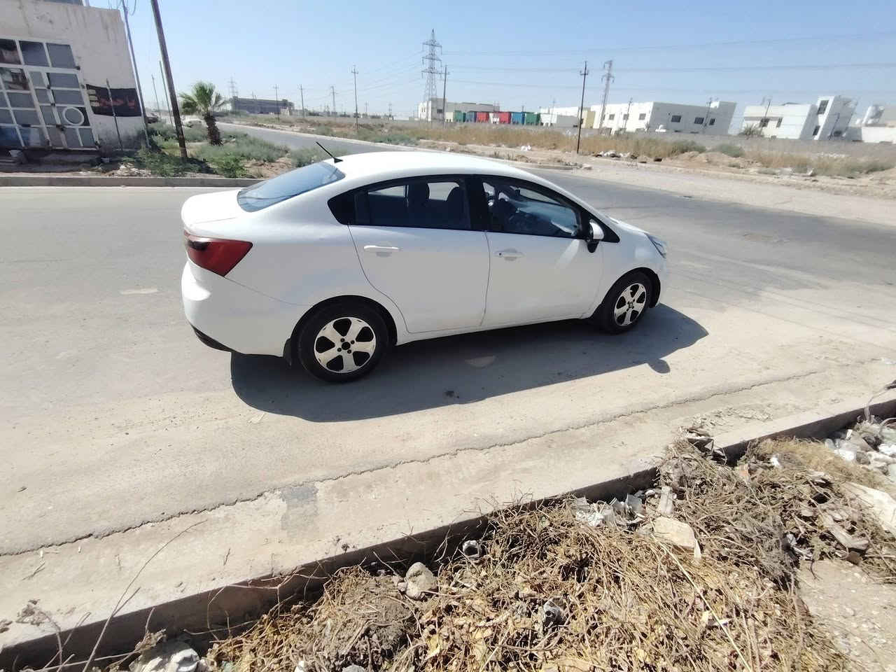 سلام عليكم كيه  ريو ١٢ خليجي بدون حادث رقم نكليزي كير مكينه مكفولات تبريد ثلج كير عادي ٧وي البك مكان واسط الكوت مركز سعر ٦٨رقم ***********
