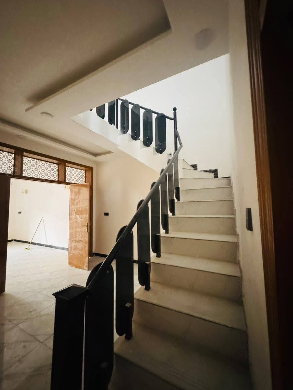 نجف • ١٠٠م • ٣ غرف