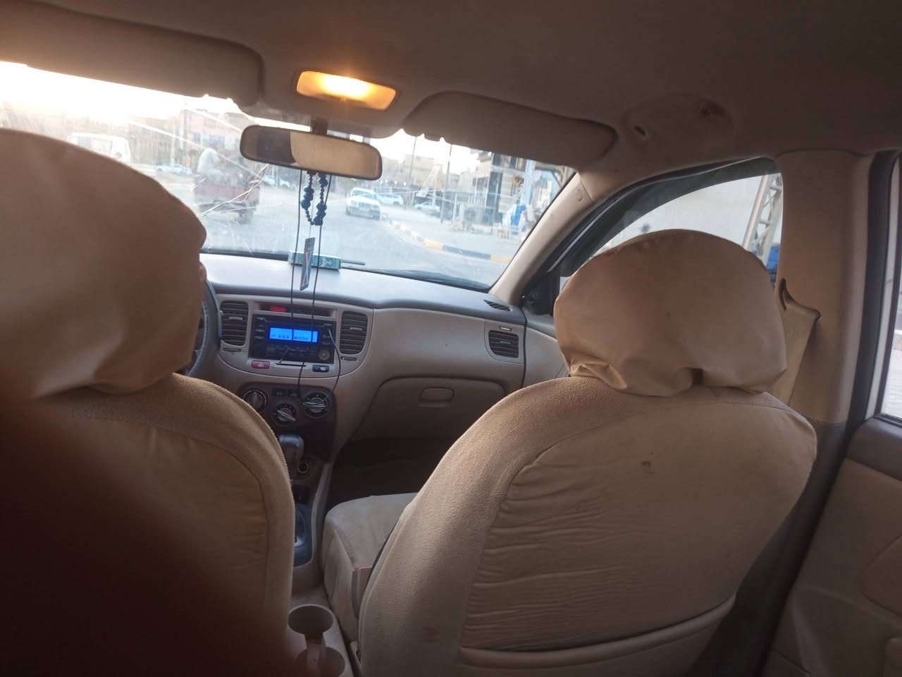 سلام عليكم  سياره كيا ريو مديل 2012 سياره خير من الله
كير اوتماتيك  تخبل السياره بيه طخات السياره وسياره والله تخبل وخير من الله ومال شغل وحلوه وذا مال روحه وجيه تخبل السياره متصرف وكهربايات يتشغلن كلهن تبريد اردله بس غاز تروح بعينك لل صناعي بس غاز التبريد رايدله وراعيه موجود كبل مكاتبه باسم المشتري وهاي صوره السياره كله وتجي وتشوف وكل الهلا بيك السياره سعره 72وبيه مجاال وتصل وبيك خير وتتدلل 
مكان السياره كربلاء حي الميلاد 
رقمي 
***********بي وتساب وبي ع رصيد

