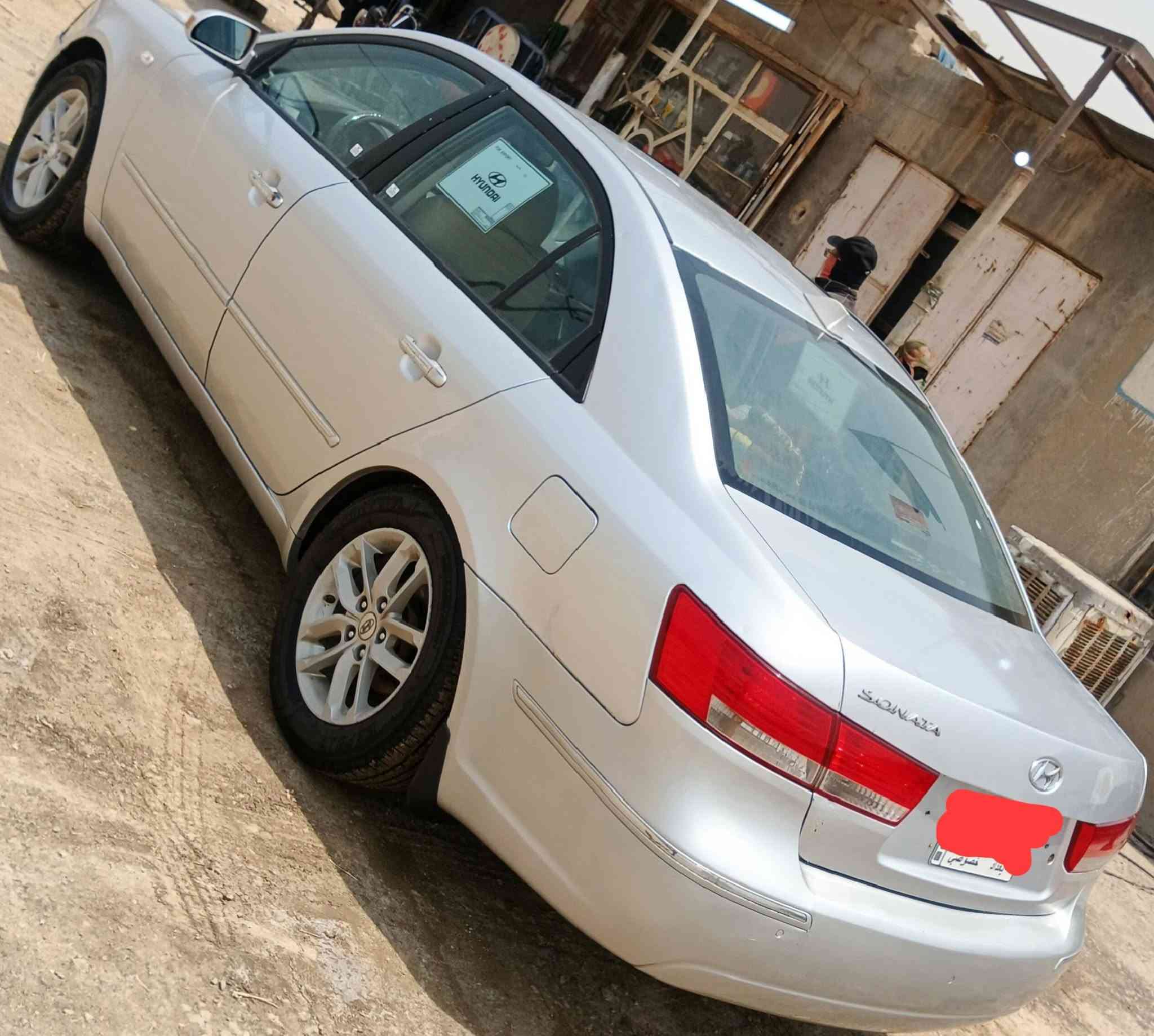 السلام عليكم من رخصت الادمن سوناتا موديل 2008 للبيع بسمي تحويل ثاني يوم سنويه 27 سياره خير من الله صدر امامي و خلفي جديد فول مواصفات بس من عده الفتحه تخم تاير راديتر جديده باتري جديد كهربائيات كلهه شقاله العنوان بغداد جسر ديالى طريق النهروان الاتصال على الرقم ***********
