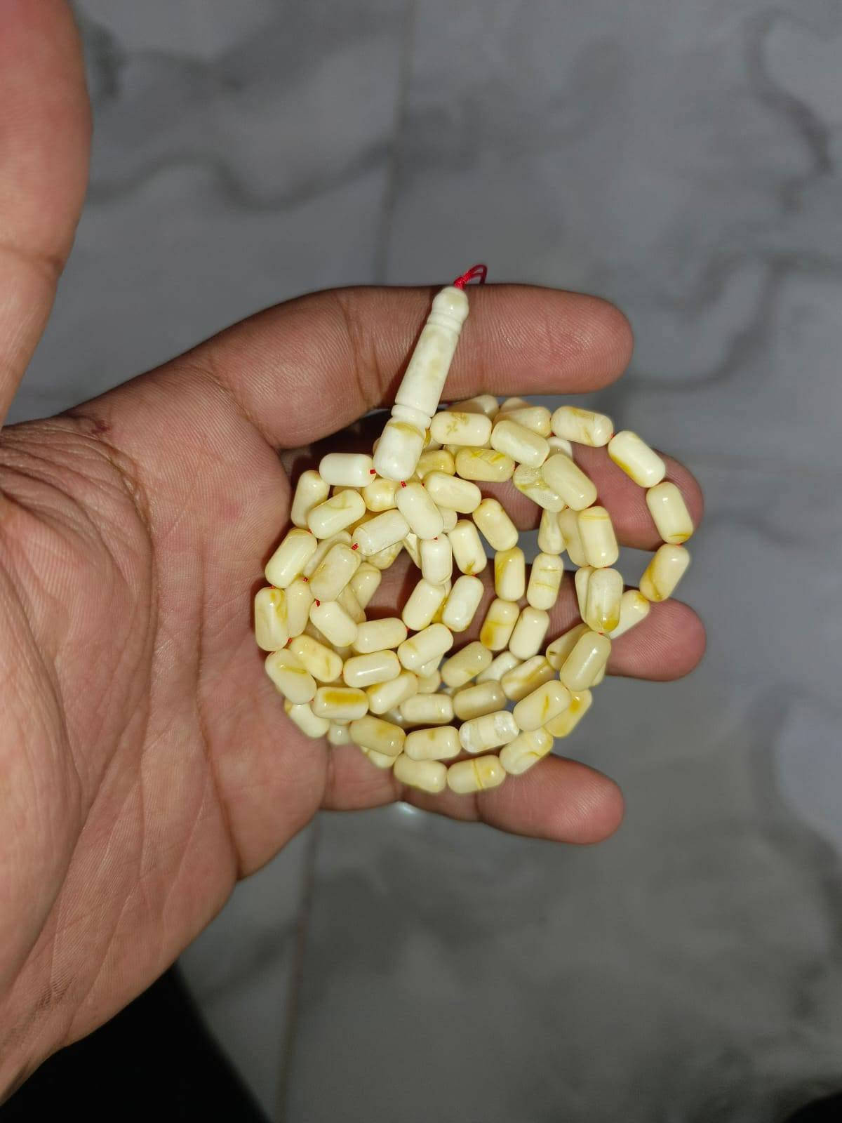 سلام عليكم شلعه سبح كهرب حر طبيعي مشروط عدد7 وسوارات كهرب عدد2  المهتم يتصل مكاني بغداد ***********
