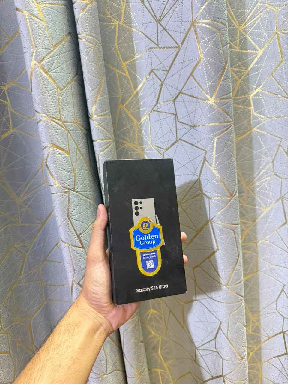 جالكسي اس 24 النترا الجهاز اخو الجديد نظافه 100% شريحتين ذاكره 256 كرتونه موجود سعر بمليون شراي يتصل***********
