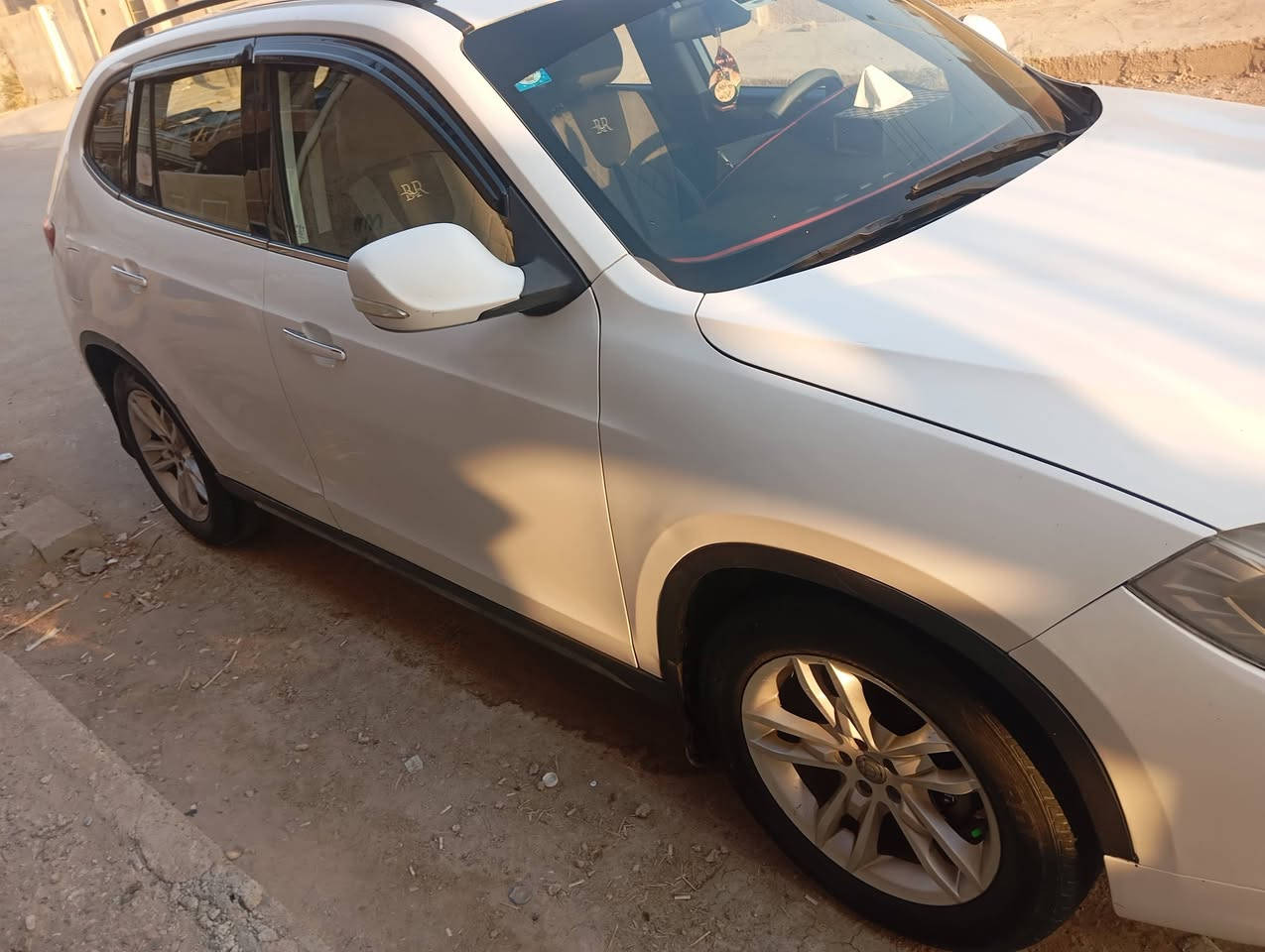 السلام عليكم بريليانس V5 2014 للبيع بإسمي رقم بغداد شرط التحويل
گير ومحرك وحدادية خير وبركة. نظام بصمة وحساسات وبيها كاميرا وشاشة. كهربائيات وتدفئة وتبريد كلها شغالة. ادامة جديدة لغرفة الاحتراق بقشور الجوز تنظيف نوزلات وتخم بلكات وفيتبم وچويتر وهيدروليك وفلتر للگير كله جديد ودهن محرك كل ٣٠٠٠ كيلو ابدله. وماء راديتر كله زيتي. تصفير فلنجات وتخم دسكات وكالة جديد
وامانة استخدام شخصي على گد دوامي 
مكفولة من الصبغ والحادث والتبديل ( فقط الدعاميات صبغ) 
والبيبان الخلفية بيها بارد فقط بسبب طخات زغيرة
مكاني بغداد الراشدية جديدة الشط
السعــــر 78$ وبيها مجال
للإستفسار هـ *********** +واتساب
