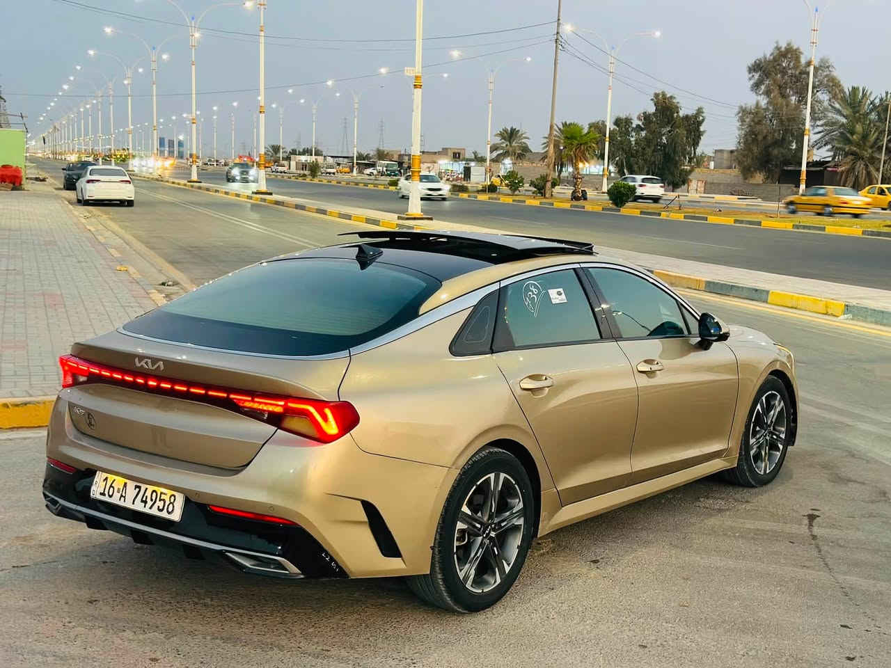 السلام عليكم 
للبيع k5 2022 EX وارد امريكي معوقين فول مواصفات خمس كامرات رادار حساس امامي خلفي كشن كهربائي جلد تدفئه تبريد قياده ذاتيه  مواصفات هواي كلش صور الحادث بلمنشور 
مكان السياره السماوه المركز السعر 128 مجال قليل 
للاستفسار ***********
