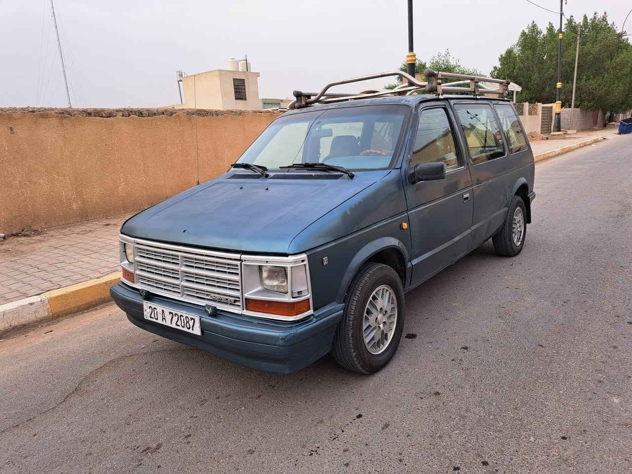 دوج كرنفال • ٧ راكب • ١٩٩٠