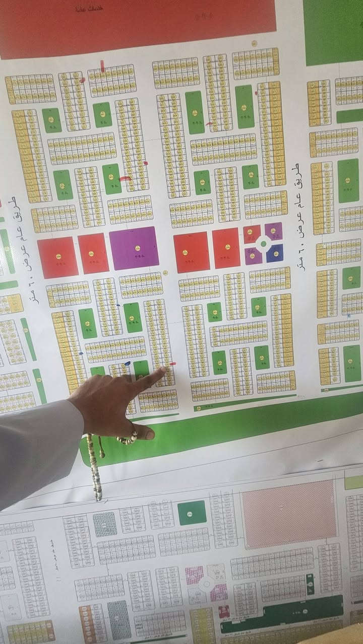 قطعة ارض للبيع تجاريه حي الجامعه مقاطعه 20 قطعه تجاريه على شارع 40متر تجاري مباشر تجيب مواد وتبني قطعه حلوه وقريبه من طريق فلوجه بغداد وسعرهه كلش مناسب 25 مليون وبيهه مجال للشراي للتواصل اتصل وتدلل ***********
