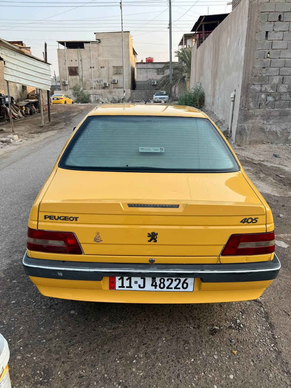 سلام عليكم بيجو  405 سياره جديده كفاله من تبديل وصبغ فقط بيها طخه بل مدكر المامي ع بارد صبغ كد شبر مديل 2016 سياره بسمي رقم جديد سياره كفاله مكينه وكير وحداده وتبريد وتايرات سياره جاهزه العنوان بصره ابو الخصيب هذه رقمي ***********
