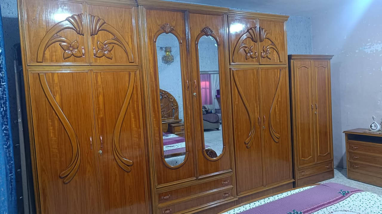مكلفه بلنشر غرفه تسكام صاج داخل وخارج ام السته طابقين النوع الثقيل السعر مليون وبيه مجال قليل مكانه مشروع للاتصال ع الرقم ***********
