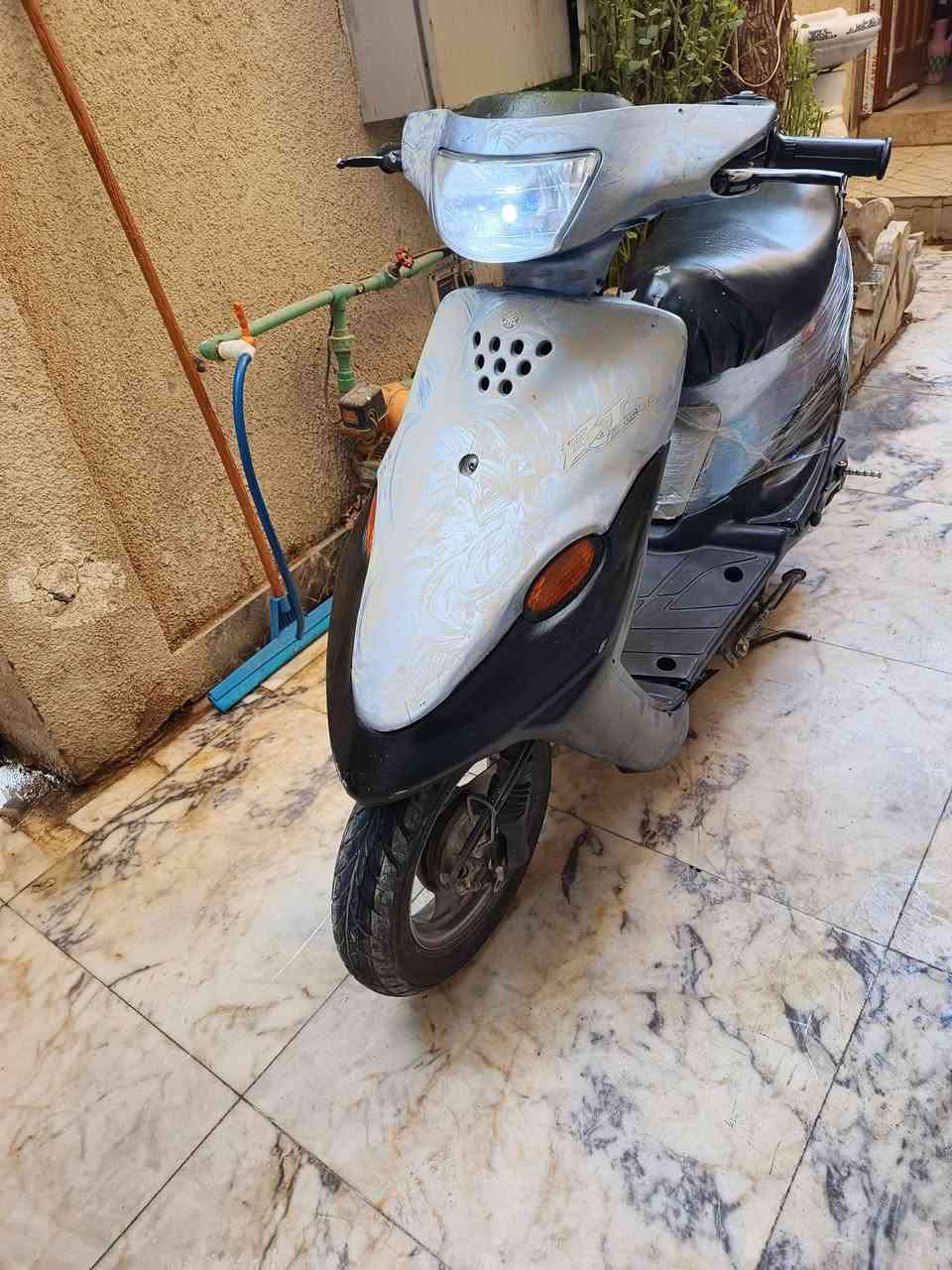 دراجه  تسعه زروف ياباني كلشي شغال سلف وهندر شغال مابيها أي نقص كهربائيات شغاله لايت اسطب شغال محرك ناعم  نضافه 100%سعر 350وبيها مجال للشراي. ... رقمي *********** متواجد واتساب..
