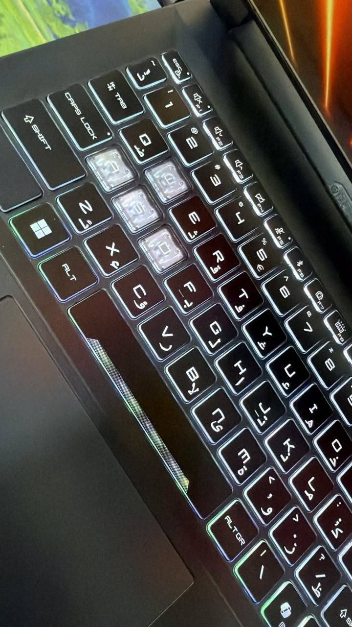 🔥 **وحش الألعاب وصل! RTX 5060 + معالج Intel Core i7 HX من الجيل 14!** 🔥

💻 **MSI Katana 15 – RTX 5060**

⚡ جهاز أوبن بوكس بحالة الكالجديد تماماً، مع الكارتون وجميع الملحقات الأصلية! 📦✨

━━━━━━━━━━━━━━━

🔴 **المواصفات التقنية:**

✔️ **المعالج:** Intel Core i7-14650HX – الجيل 14، فئة HX للأداء العالي 🔥

✔️ **كرت الشاشة:**
8GB Ddr7 ( 115w )
 NVIDIA GeForce RTX 5060 – أداء قوي للألعاب والتصميم والمونتاج 🎮

✔️ **الرام:** 16GB DDR5 بسرعة 5600MHz ⚡

✔️ **التخزين:** 512GB SSD NVMe فائق السرعة 🚀

✔️ **الشاشة:** 15.6 بوصة بمعدل تحديث 165Hz لتجربة ألعاب سلسة 🖥️

✔️ **لوحة المفاتيح:** Gaming Keyboard بإضاءة RGB مميزة 🌈

✔️ **الحالة:** Open Box – كالجديد تماماً ✨

✔️ **الملحقات:** كارتون الجهاز وجميع الأغراض والملحقات 📦

━━━━━━━━━━━━━━━

💰 **السعر: 1,800,000 دينار عراقي فقط** 🔥

🎁 **تجهيزات وملحقات كاملة مع الجهاز!**
📦 كارتون أصلي + جميع الأغراض
🛡️ ضمان شهر استخدام حقيقي 

━━━━━━━━━━━━━━━
📩 **لا تفوّت فرصة امتلاك أحد أجهزة MSI القوية!**

📞 للاستفسار والحجز، راسلنا على الخاص الآن.

#MSI #MSIKatana15 #RTX5060 #GamingLaptop #LaptopIraq #لابتوبات_العراق #لابتوب_قيمنك #JustenAlbert

نص مكتوب في الصور:
- النظام > حول
- Q العثور على إعداد
- مساحة التخزين
- 477 GB
- بطاقة الرسومات
- 8 GB
- ذاكرة RAM المثبتة
- ١٦,٠ غيغابايت
- السرعة: ٥١٠٠ MT/s
- المعالج
- Intel(R) Core(TM)
- i7-14650HX
- 2.20 GHz
- تم استخدام ٦٧ GB من ٤٧٧ GB
- تم تثبيت عدة وحدات GPUs
- WIN-C2ANEVBHN6Q
- Katana 15 HX B14WFK
- إعادة تسمية هذا الكم
- مواصفات الجهاز
- اسم الجهاز
- Intel(R) Core(TM) i7-14650HX (2.20 GHz)
- ١٦,٠ غيغابايت (١٥,٧ غيغابايت مستخدمة) ذاكرة RAM المثبتة
- مُعَرّف الجهاز
- مُعَرّف المنتج
- نوع النظام
- 7D0F12DF-1FB0-4D29-9A39-0A2C1D29AF2C
- 00326-30000-00001-AA697
- نظام تشغيل بإصدار ٦٤ بت، ومعالج يستند إلى x64
- لا يتوفر إدخال باللمس أو بالقلم لجهاز العرض هذا القلم واللمس
- إعدادات النظام المتقدمة حماية النظام المجال أو قاعدة المعارف ارتباطات ذات صلة
- مواصفات Windows
- Windows 11 Home
- الإصدار
- Q بحث
- msi