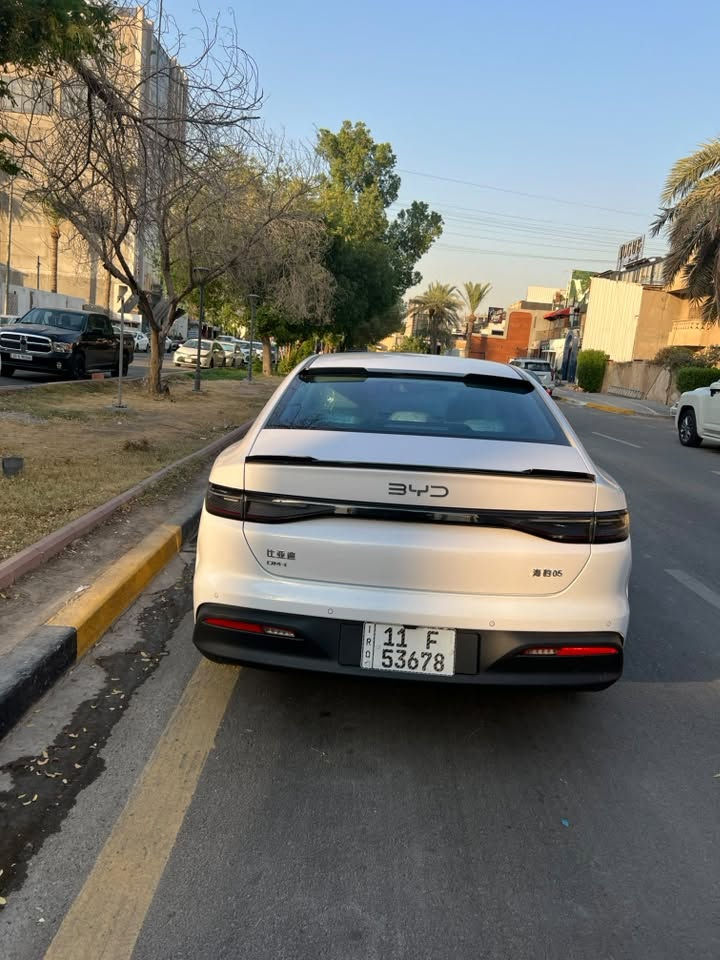 سلام عليكم byd سيل 5 2025 ماشيه 6000 الكلي بدون صبغ بدون شخوط فقط بارد بالبنيد
داخل ابيض 
قطعتين تبريد 
جلد 
بصمه 
وباقي مواصفاتهة 
مسويلهة عازل حراري كل الجام 
و ارضيات حوضيهة 
شاحنه الاصليه 
و فوم مال تايرات 
سعرهة 19،200 و بيهة مجال  
باسمي بغداد 
العنوان اليرموك 
***********
