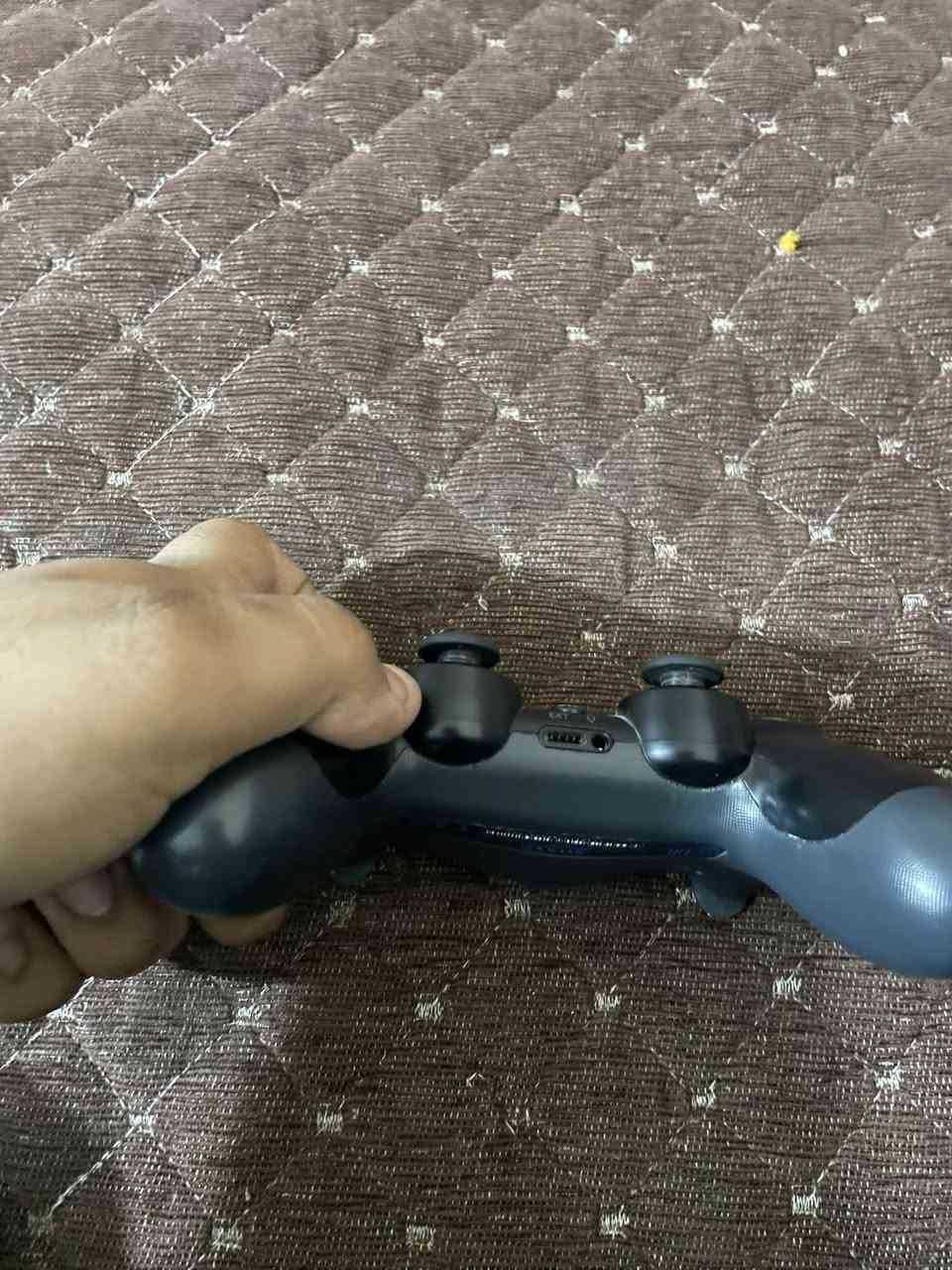 يد بلاي٤ • اصلية • نظيفة