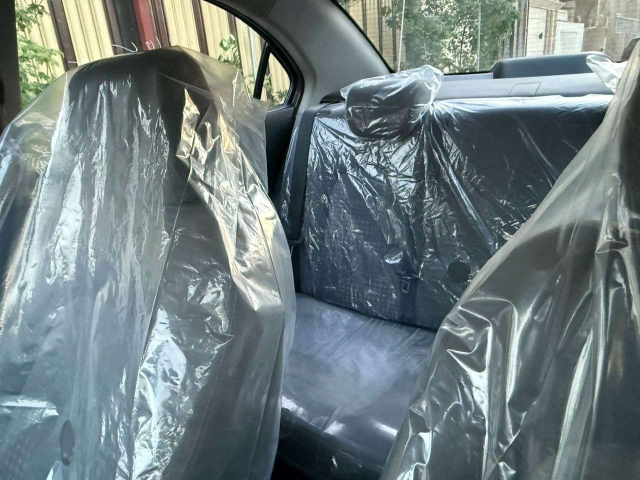 للبيع افيو سونك ٢٠١٢ وراد خليجي شركه العامه كير اوتماتيك محرك ١٨٠٠ تبريد ثلج تخم تاير جديد صدر خلفي امامي جديد كير مكينه خير من الله السياره على وضع الشركه ماشيه ١٢١ فقط رقم بغداد انكليزي تحويل مباشر بيها صبغ قطعتين اثر طخه جدا بسيطه بدون دواخل بدون ايرباك السعر ٦٨ مكاني بغداد وهذا رقمي *********** بغداد, العراق
