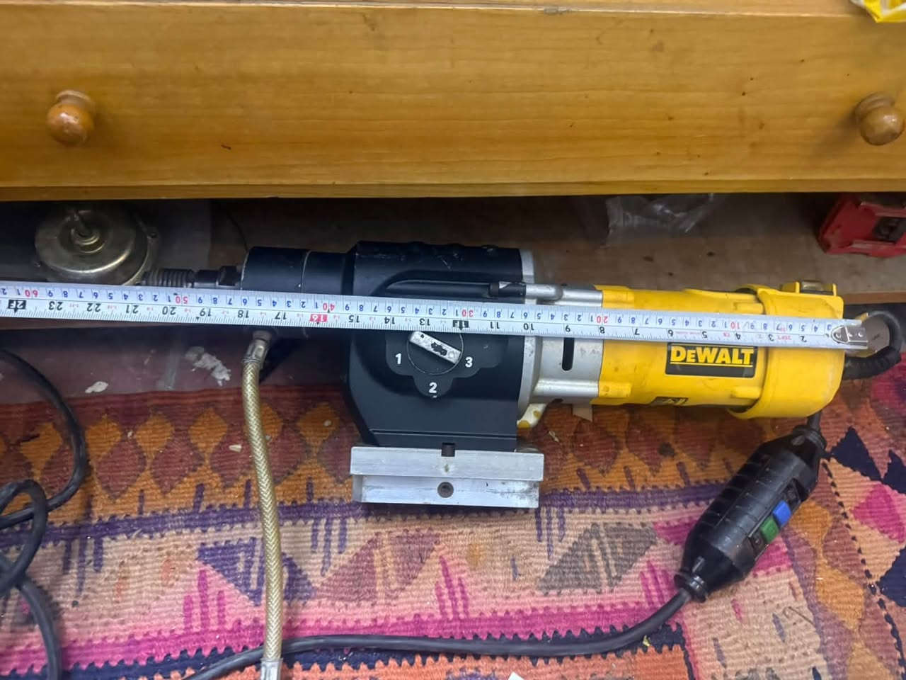 سلام عليكم متواجد دريل Dewalt طول نص متر شرط النظافه و الفحص سعر 650 الف وبي مجال للتواصل واتساب 0770050944
