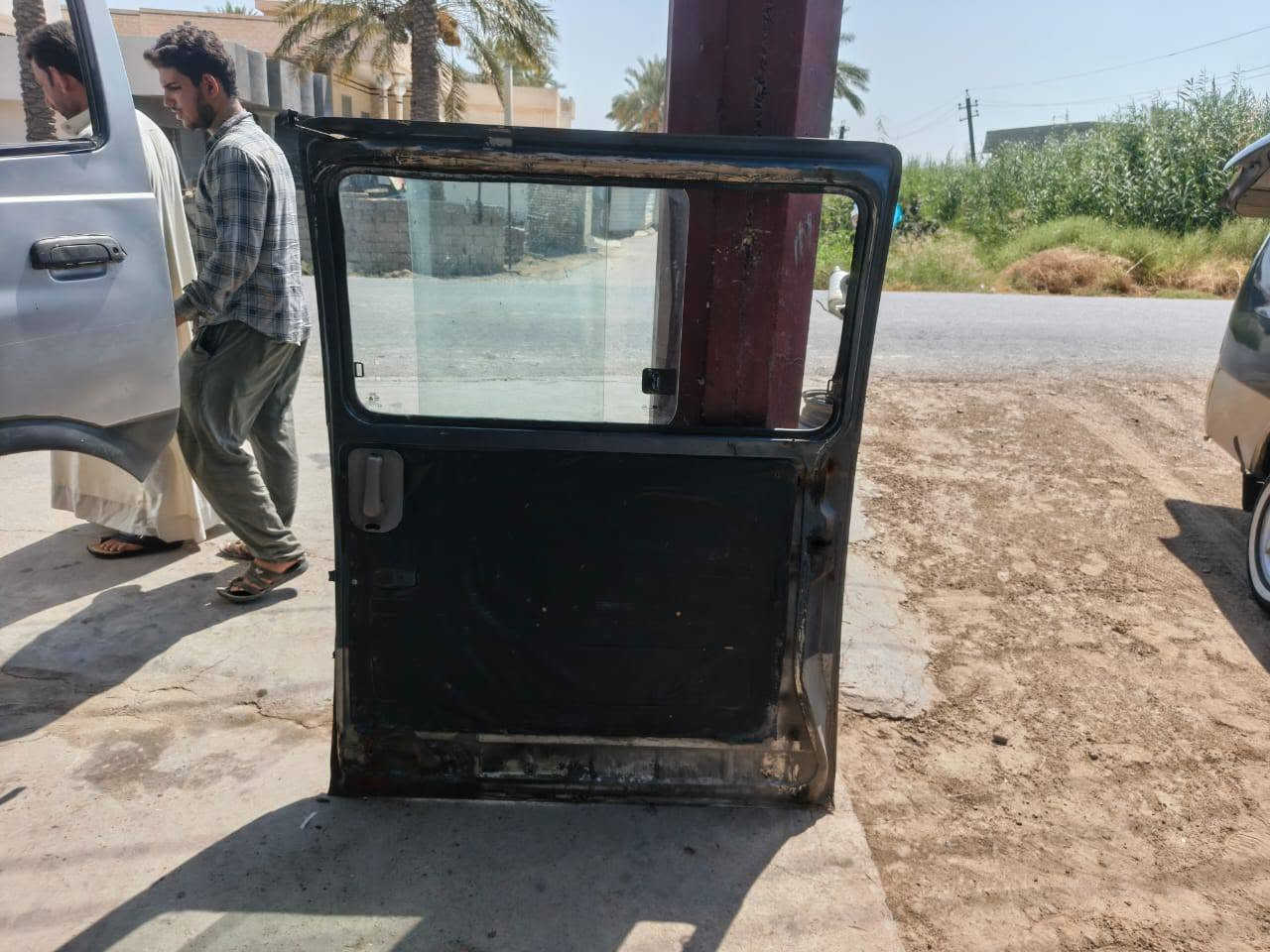 باب سلايت البيع
كامل يدات اصليه بطانه جاماته 
الباب بس مرشوش رش السعر 200وبيه مجال 
مكان بغداد تاجي 
 رقمي ‏‪***********‬‏
***********
