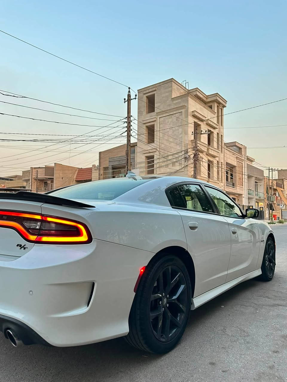 السلام عليكم
جارجر 2021 ابيض 
Rt 5.700 محرك
شاشة جبيره / ماشيه 35mil
حساسات خلفيه 
تحكمات ستيرن 
تدفئه بالمري الجانبيه 
دخول ذكي 
كير مكينه كفاله 
سنوية لسنة 2028 
تحويل ثاني يوم 
مكاني بغداد السيديه 
الضرر (بنيد فقط وبارد بالجاملغ الامامي)
السعر / 195 $ وبيها مجال
***********
