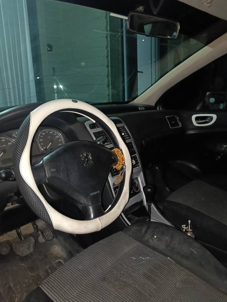 بیجۆ307
مۆدێل2006
تەبریدی زۆر باش ئیش دەکات
سەیارەیەکی جاهیز و بێ کێشەیە 
نرخیشی گونجاوە 27گەڵا و مەجالێکی کەم
مشتەریت ئەتخەمە سەر چاوم
بفەرموو لەنزیکەوە سەیرێکی بکەو خاتریشت دەگرم،ئەوەش ژمارەکەمە*********** السليمانية, العراق

