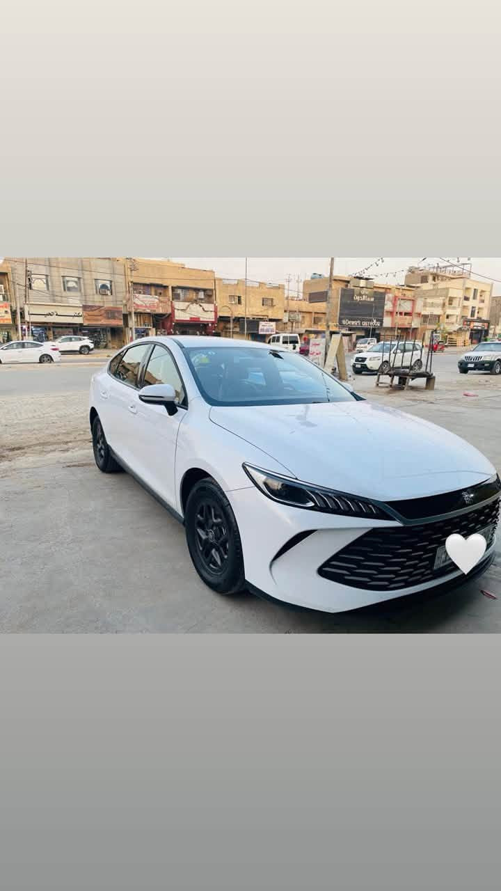 السلام عليكم بي واي دي موديل 2025 ماشيه 2900 مكينه مع بطاريه رقم بغداد تحويل مباشر داخل ابيض السياره بيها رصعات فقط بدون صبغ بدون بارد 
مكاني بغداد. الدوره 
السعر 18400
الاتصال 
***********

