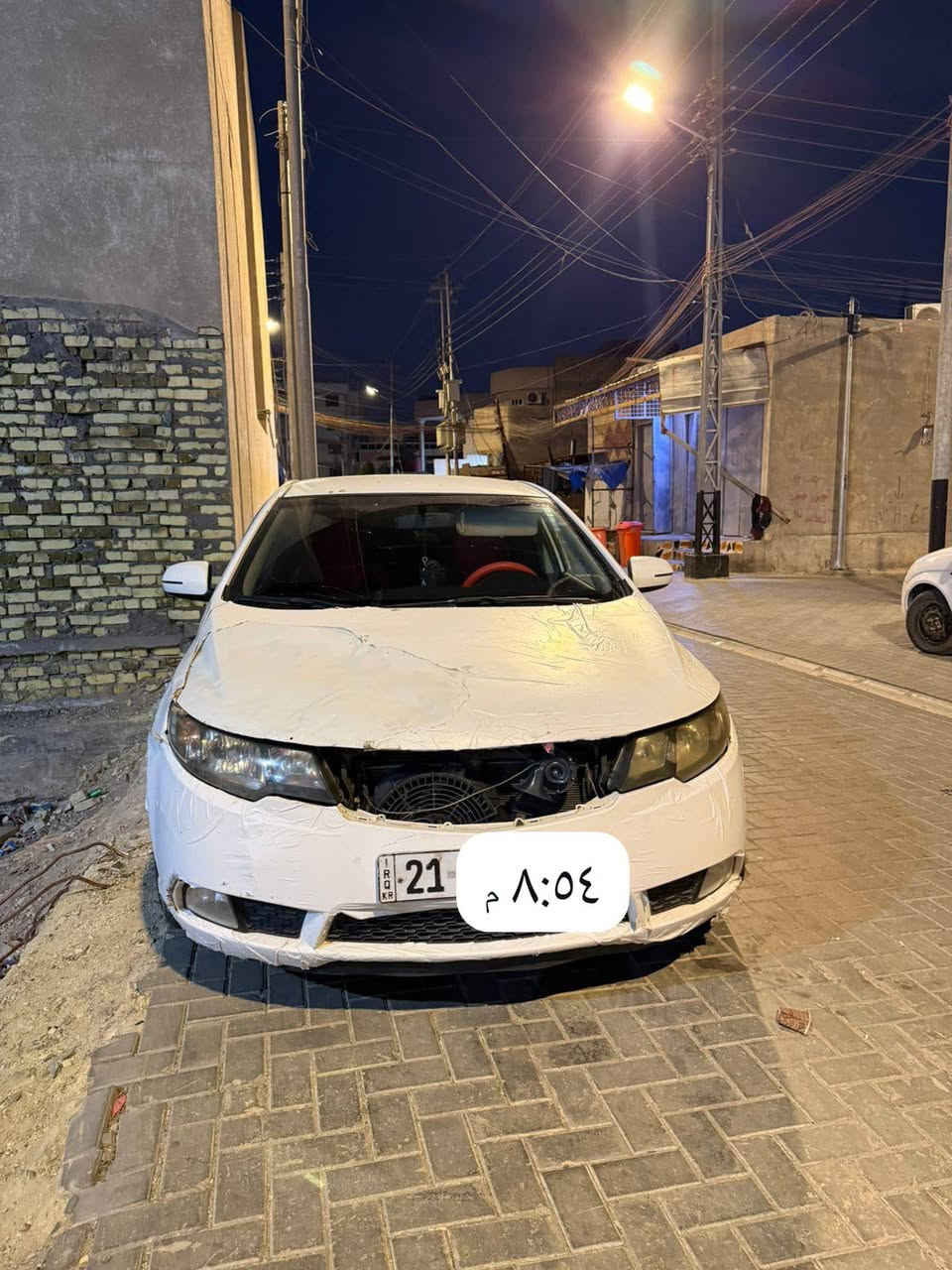 السلام عليكم سيراتو للبيع مديل 11ضربتهة بنيد وخشم الجاملق ضالات نفسهن ماشيه 280 السياره حلوه وما متعبتني بشي اريد احدث سعرها 90وبيهة مجال عنواني بصره ***********
