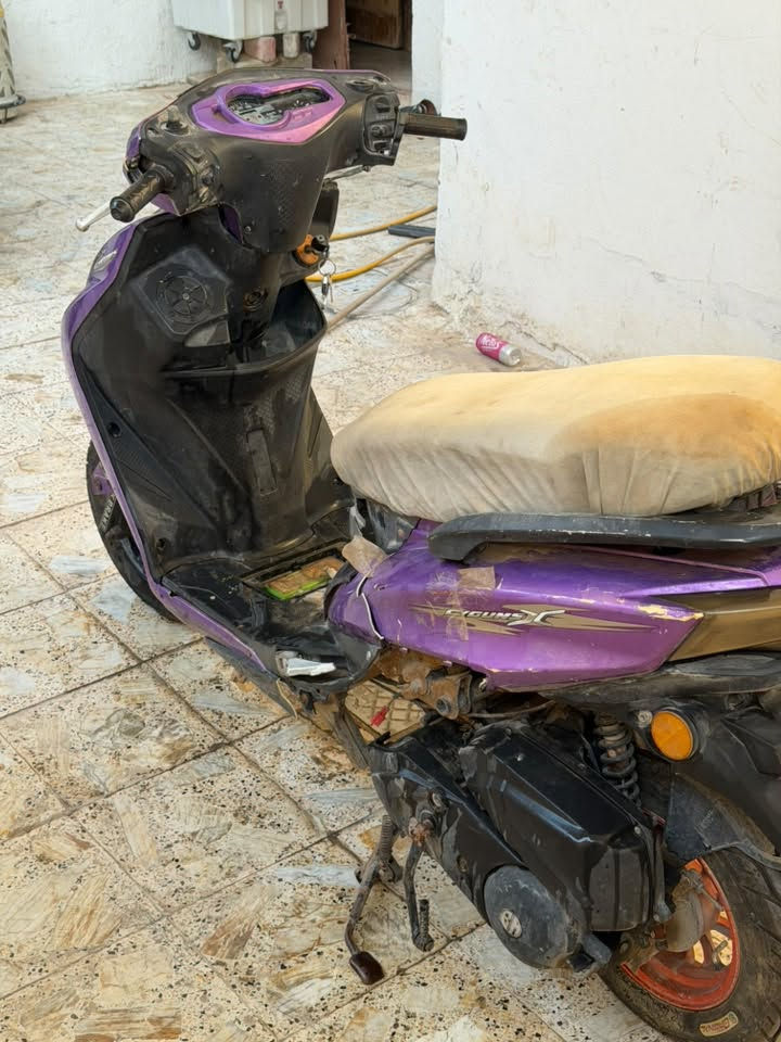 دراجه للبيع سكنس كلشي ما بيها بك لايت يشتغل سلف هم يشتغل مكاني حي الوفاء شارع عشرين السعر ١٠٠ الف وبيها مجال وتعال بيك كل الخير اتصال على هذه الرقم ***********
