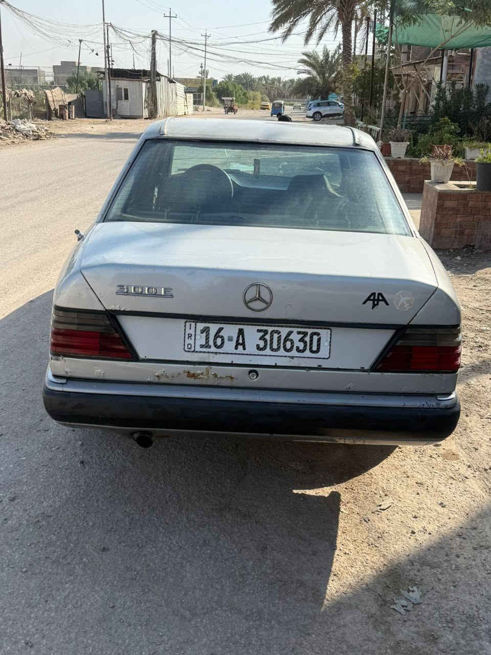 سياره للبيع مارسدس دب موديل 88 مواصفاتها مكينه بطه 2500 تخم تاير باتري جديد حداديه نضيفة 90% المو شراي لا يتعبني 
مكاني بابل ابو غرق السعر خاص او يتصل على هذا الرقم ***********
