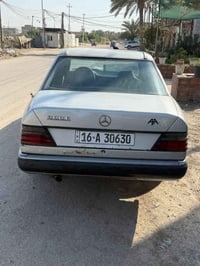 مرسيدس • مكينة ٢٥٠٠ • موديل ٨٨