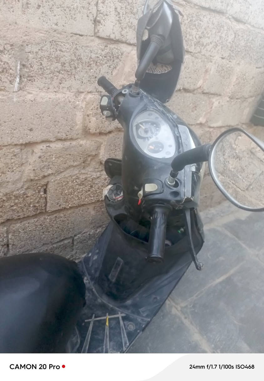 سلام عليكم دراجه ثعلب البيع مكينه ناعمه وخرسه شغاله سلف هندر شلعه معدل مكفولة دايرت جدد بريك خلفي وامامي بل بكان  نضيفه إدراجه سعر 350وبيهه مجال تصال ***********وبي وتساب
بكاني سبع البور شارع بلقيس
