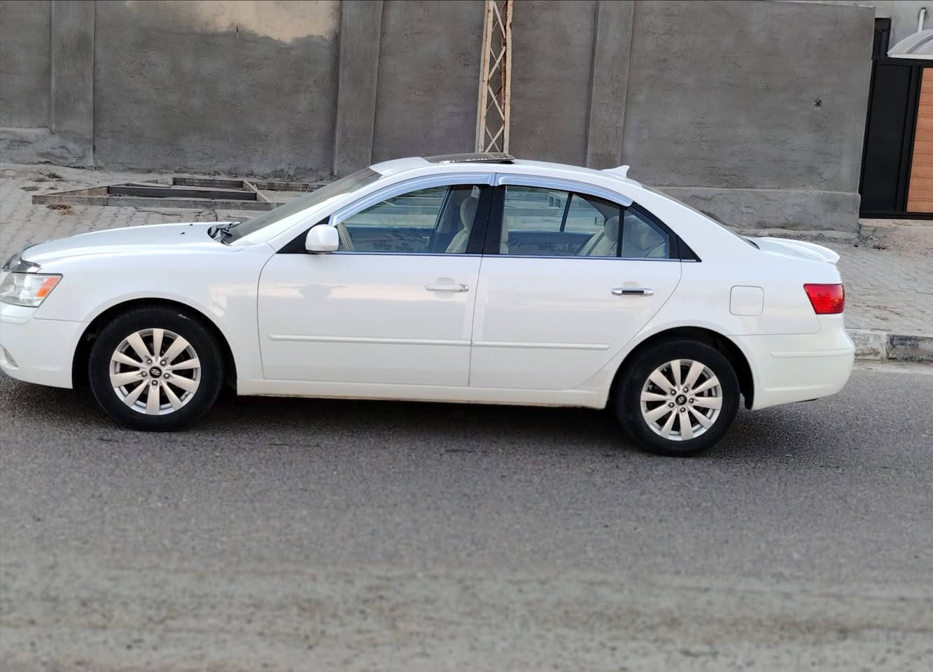 السلام عليكم.   للبيع سوناتا.  مقدس
موديل 2009  وراد امريكي           مكفوله  كفاله عامه 
تحكم ستيرن  كشن كهرباي.        السياره فول موصفات فتحه

 كفاله عامه.    على وضع الشركه 

رقم الانبار.     تحويل مباشر 
 محرك 2400. على وضع الشركه 

    صدر.    تبريد.  ثلج     

جاهزه من كلشي شرط الفحص

السعر   120.  
 
مكان السياره الانبار  خالديه

الاستفسار  اتصل.      *********** 
***********
