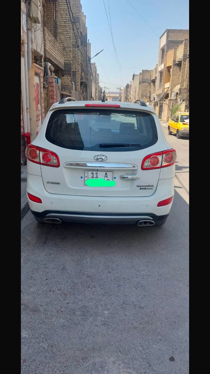 سنتافي خليجي٢٠١٢
ماشي ٢٥٠ الف كم
٦ سلندر / ٣٥٠٠
رقم بغداد / الرقم الجديد / باسمي
المواصفات
بصمة تشغيل / بصمة ابواب / تبريد ثلاث قطع / فتحة سقف / تحكمات كاملة / شاشة عمل / كشنات جلد / كشن السائق كهرباء / ٧ راكب / وبيها مواصفات بعد اكثر
السيارة كير محرك حدادية سليمات عندك فحص وتتاكد
الضرر / الجاملغ الايمن مصبوغ وبي معجون ربع 
الجاملغ الايسر فقط صبغ وشوية من الباب 
البقية مكفولات 
مكان السيارة بغداد 
السعر ١٤٠$ وبي مجال وعندي سونار للسيارة راسلني وادزلك علخاص وتدلل 
رقم الهاتف / ***********

