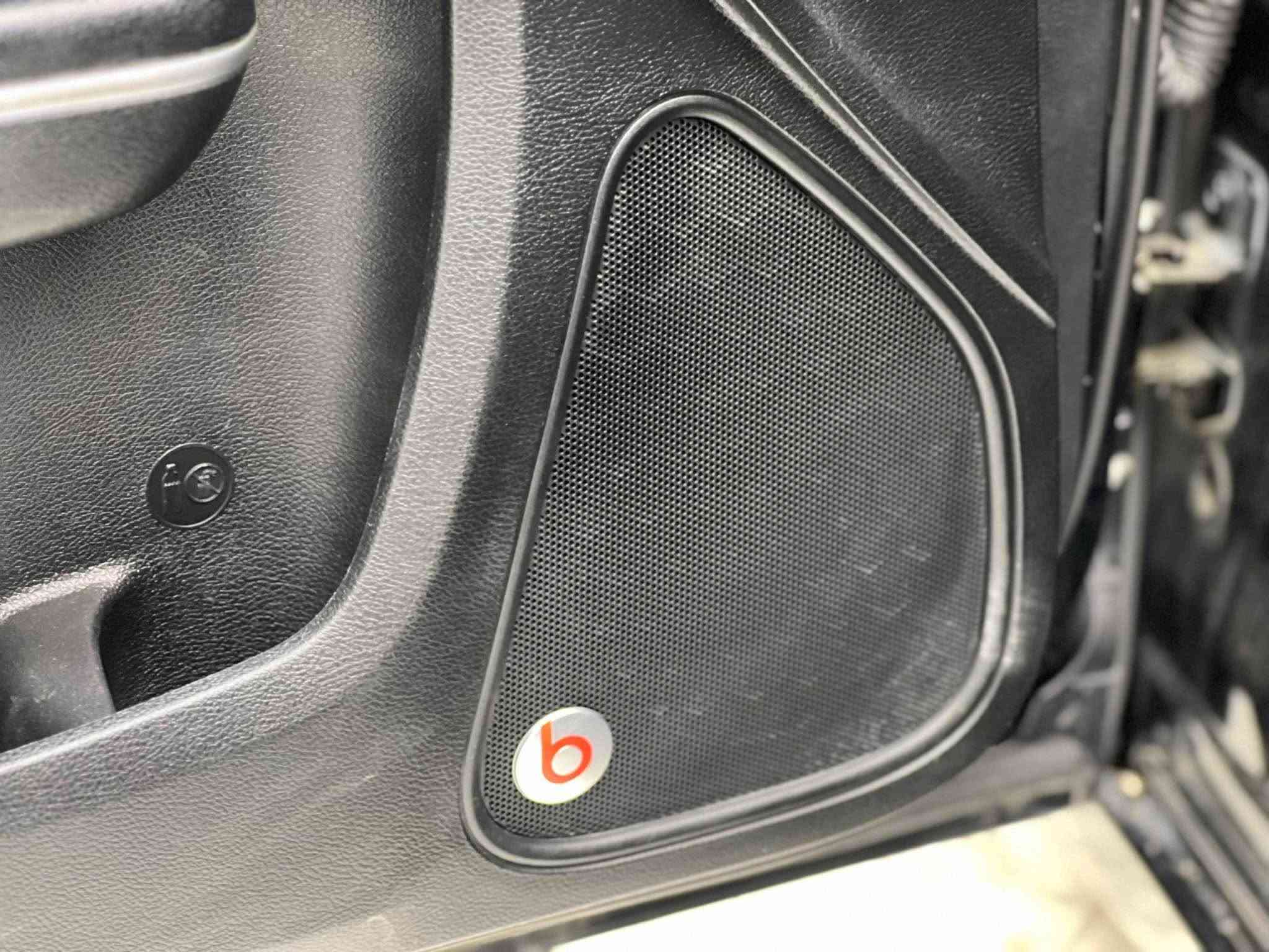 Dodge charger rallye+ 2017
دوج جارجر رالي+ 2017
فول مواصفات
سماعات ماركة beats
ماشية 104,000 ميل
مكينة 6 سلندر حجم 3.6لتر بحالة
ممتازة جدا
سيارة كلين تايتل كفالة عامة ما عدى
4-5 مكان بارد صغير
وبسعرررر (198$) ورقه وبيها مجال كلش بسيط
العنوان دهوك 
***********
*********** Leimuiden, ZH
