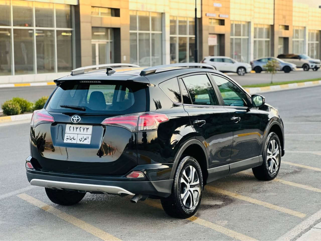 Toyota rav4 - 2018 LE 

مۆدێلی ٢٠١٨ مواسەفات LE 
سەیارەکە چەمەلەغی دوای سایەق و سنوق بۆیاخە بێ ئیرباگ پێشی کەپسە 
سەیارەکە لەسەر دەقی شەریکە ماوەتەوە و تەنها ٤٧ هەزار مایل رۆشتووە 
مواسەفات 
شاشە 
کامێرا 
راداری خەتی جادە 
گێر ئۆتۆماتیک و عادی 
مۆدەکانی لێخوڕین 
ئیکۆ - سپۆرت - نۆرمال 
سەیارەکە هەموو گیانی بەشەرتە 
سەنەوی بەسەر چوە بە شەرتی تەحویل و غرامە 

***********

سعر : 155$ و معامەلە Singapore
