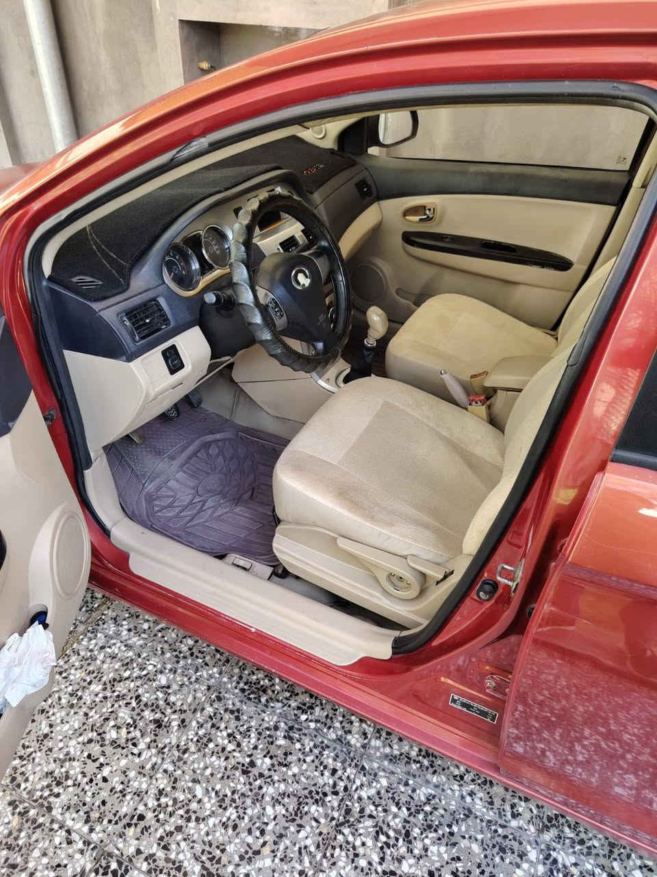 سياره كير عادي بيها شاملغ مبدل رقمها بغداد تبريد شغال سياره جاهزه من كل شيء سعرها 50 وبيها مجال *********** الخط فقط +رقم الواتساب ***********@
