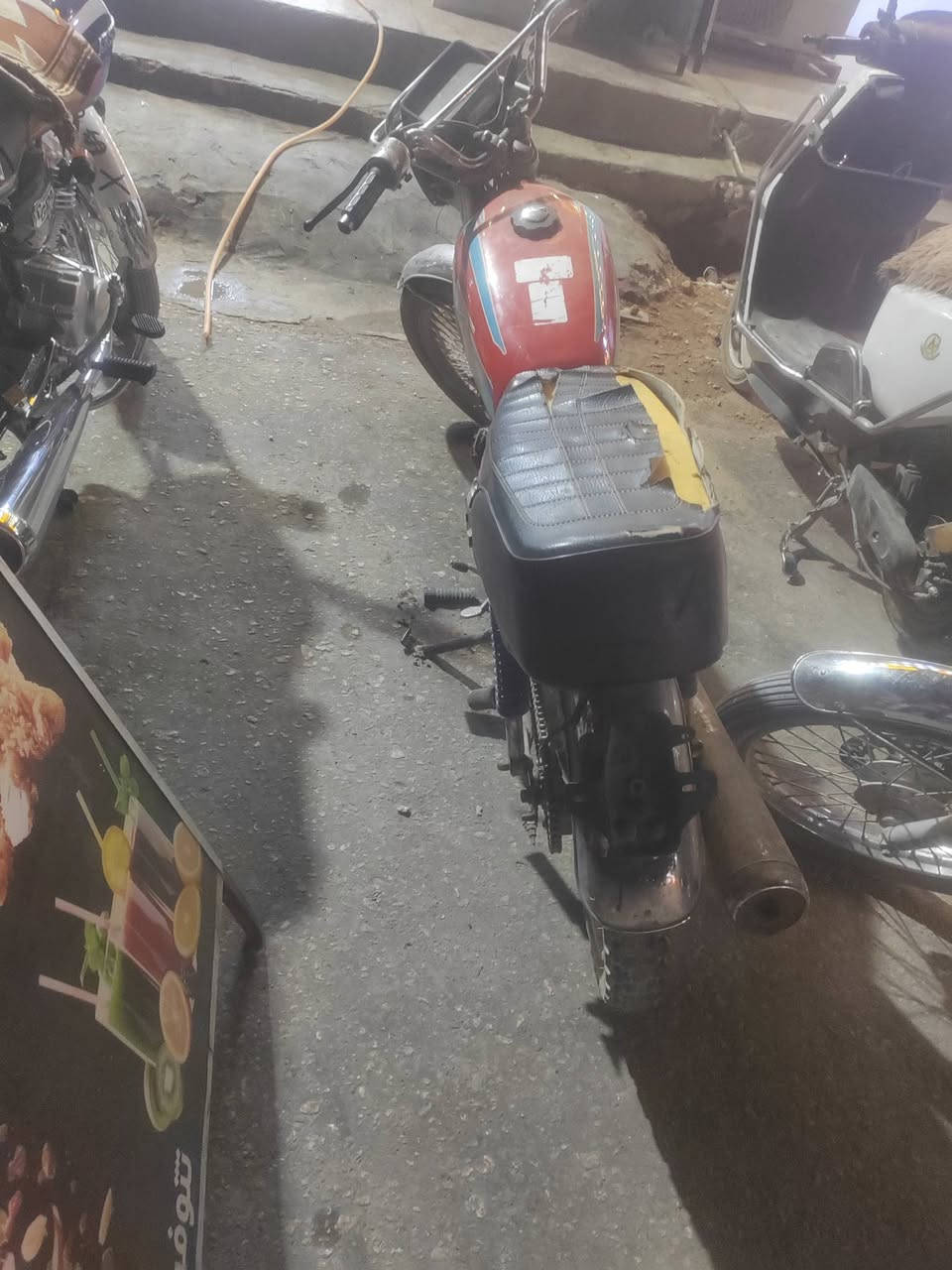 للبيع محرك أوربي ابيع كوم حديد ما تشتغل بيهه رقم شاصي وبليته رايده ب 125 وبيه مجال قليل غراضهه نضيفه 
 *********** فقط واتساب
