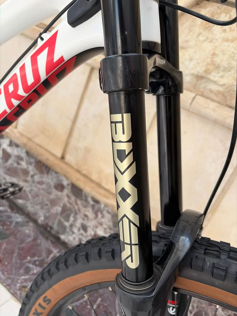 SANTA CRUZ V10 • فريم كاربون • مقاس L ٢٧٫٥