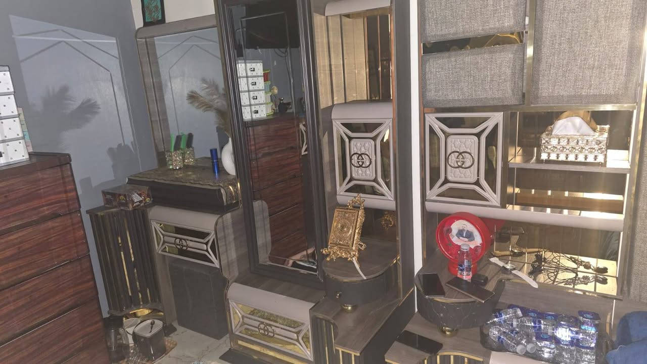 سلام عليكم غرفه تركيه 9قطع ام المسرح الله شاهد مشترينه ب3ملاين رايده ب بمليون و350  اتصال ***********
