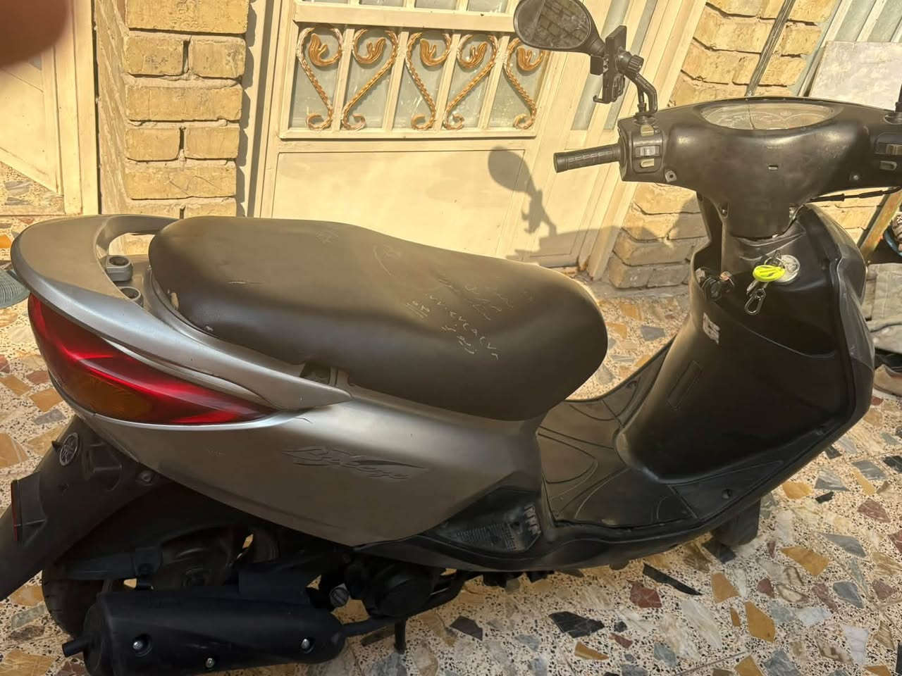 بريز كابريتر نضيفه مكينه وكفرات 
المكان الشعب حي اور
السعر 700 بي مجال
واتساب فقط ***********
