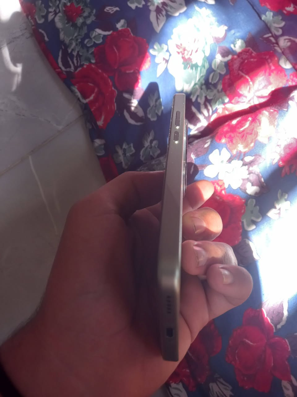 السلام عليكم 
هونر x9d ذاكره 256 جهاز نظيف شخط مابي قبل اسبوع اخذته
تجي تفحص اذا لكيت بي شخط واحد تاخذه وتروح ماداخل تصليح ابد
سعره 475 وبي مجال حك الجيه
تواصل خاص لو *********** بي واتساب
