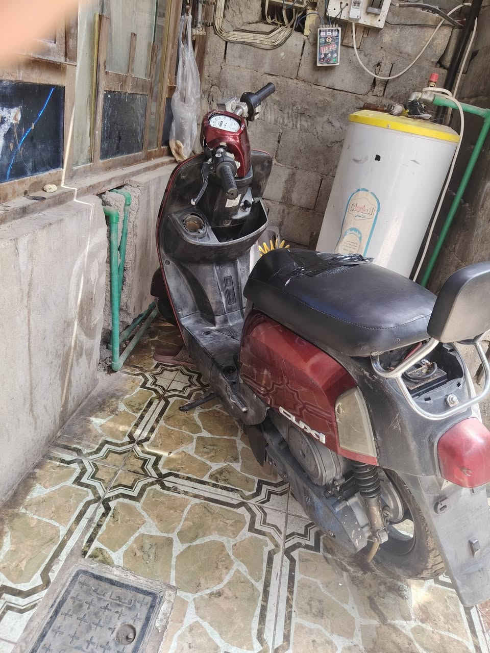 السلام عليكم بوليس موديل٨ دراجه ما مفتوحه محركه خير من الله كهربايات شغاله كلن اشاير يمنه يسره شغالت كلوب عالي ناصي بك لا يت شغال شغاله سلف وهند   دراجه بيه بس كابريته تعبانه تمشي بس شلعت لدراجه مو قويه مكاني ديالئ بعقوبه الجديده ما متواجد خاص فقط عل *********** سعر٤٠٠وبيه مجال
