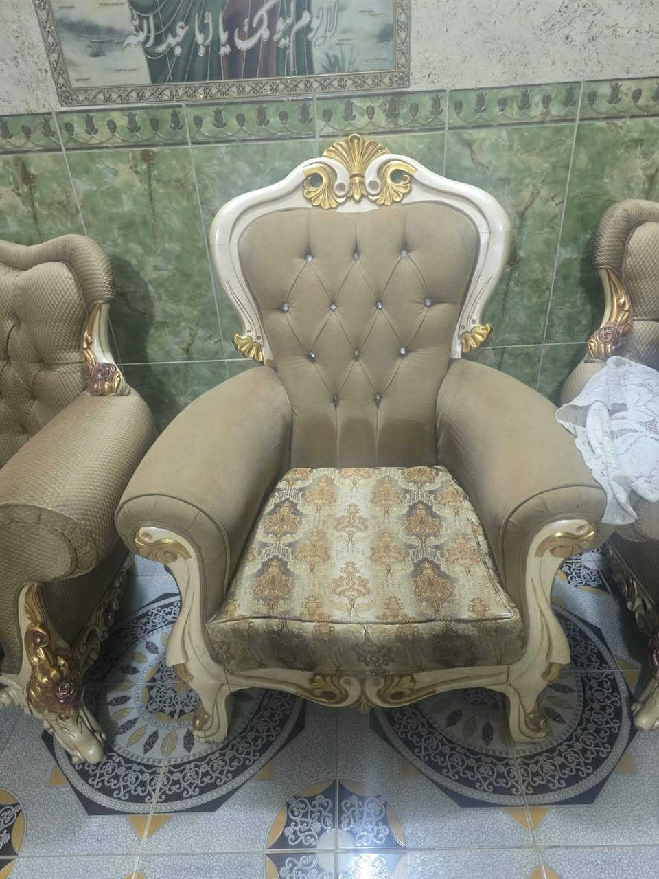قنفات تركي الصلي
يتمتع بحاله جيده جدن نضافته 95 بل ميه18 مقعد 
للستفسار 
***********
