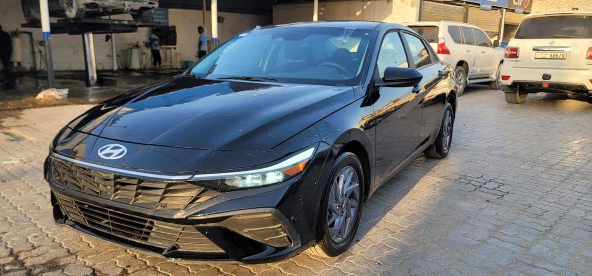 لبيع لنترا ٢٤بصمه وار مريكي رقم شهداء ميسان مرقمه وكاملة حادث بس بنيد مصبوغ ماشيه ٢٢الف علمن سيارة مكان سياره ميسان العماره دخول جديد سعر ١٤٢وبيه مجال قليل وهاذ رقمي ***********

