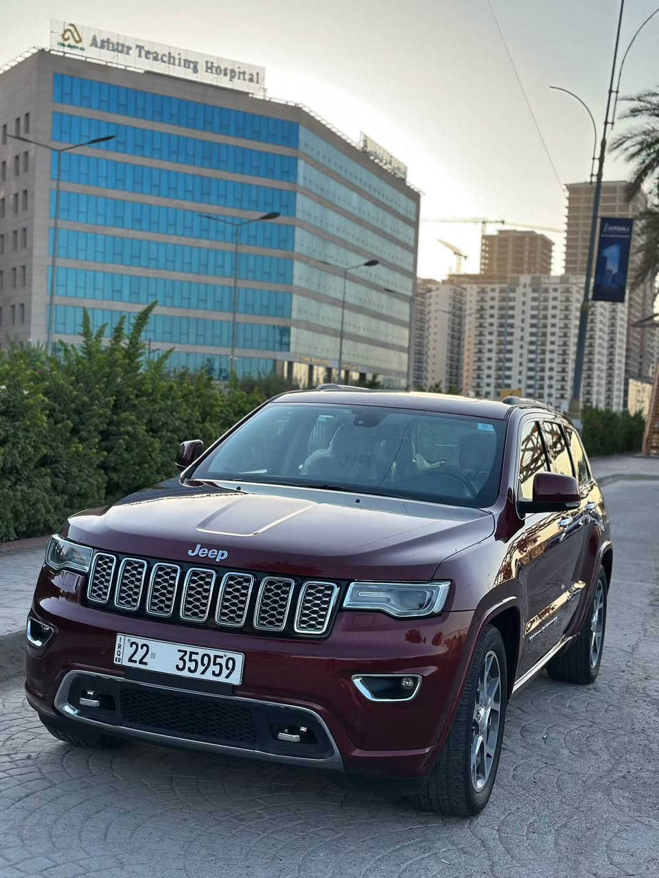 اعادة نشر بسبب الوعود الكاذبة 
للبيع جيب شيروكي اوفر لاند ( overland) 
موديل ٢٠١٩ وارد خليجي مكفول كير ومكينة
 لون ماروني ولا قطرة صبغ 
رقم اربيل شبه مميز 
المواصفات: محرك 3.6   6 سلندر 
رادار امامي خلفي 
كشنات جلد تدفئة وتبريد 
شاشات خلفية 
 مرايات تعتيم ذاتي مع تحذير النقطة العمياء 
سقف سلايت 
جنطة كهربائية 
دفع رباعي 4*4 
تشغيل عن بعد 
ماشية١٠٦ الف كيلومتر
تدفئة ستيرن 
نظام تشغيل وإطفاء أوتوماتيكي بالازدحام 
ذاكرة لحفظ وضعية السائق 
دخول ذكي 
نظام تعليق هوائي ذكي 
لايتات LED 
ستاند آيفون 
السيارة معتني بيهة وبانزينهة محسن وسوبر 
دهن من وكالة LIQUI MOLY 
غرفتهة نظيفة ومغلفة نايلون شركة 

مكاني بغداد الشالجية الرقم للتواصل ( ***********)
