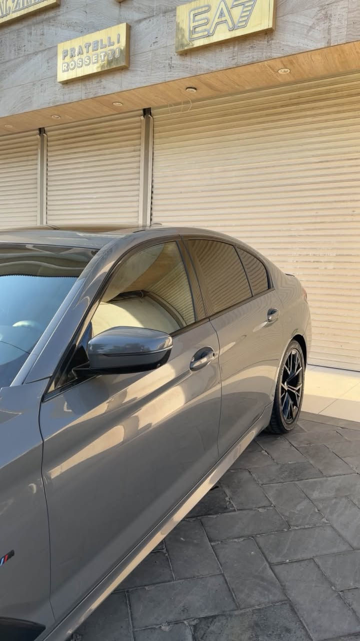 BMW 530i M 2021 🇩🇪
السياره فول واحد على واحد ام اصل كل السياره بلاديه من ويلات والكت وفجوج السيارات ام ( فجوج كبار ) تختلف عن العاديه 

ممشى السياره 39 الف مايل حقيقي

مواصفات السياره معروفه أهمها كشنات 700 ، داتاشو ، كامرات ٣٦٠ حساسات ٣٦٠ ، تدفئه مقاعد ، ايمائات بالشاشه ، هاند بريك دكمه ، نقاط عمياء 

السياره وارد أمريكي حادثه بسيط باب عكس سايق مضروبه ونفسه مصلح ومصبوغ بدون تبديل وسونار السياره موجود جديد ، ايرباك سستم وراجع كامل ..

السياره جديده بالكارتون وصور الداخل موجوده والنصبه مالتهه وصفر مسج وكل صيانته غراض اصليه من دهن وفلاتر وكلشي حته الإطارات الي جواها جديده تخم كامل ، كامله مكمله مناقصه دينار واحد 
 
اخواني السياره نضيفه ومتتقارن بالمهجومات والراكضات 

سعر السياره 33,800 (338) ورقه وبيه مجال شي بسيط 

مكان السياره بغداد الأميرات للتواصل : 
*********** 
واعتذر عن الاطاله 🤍
