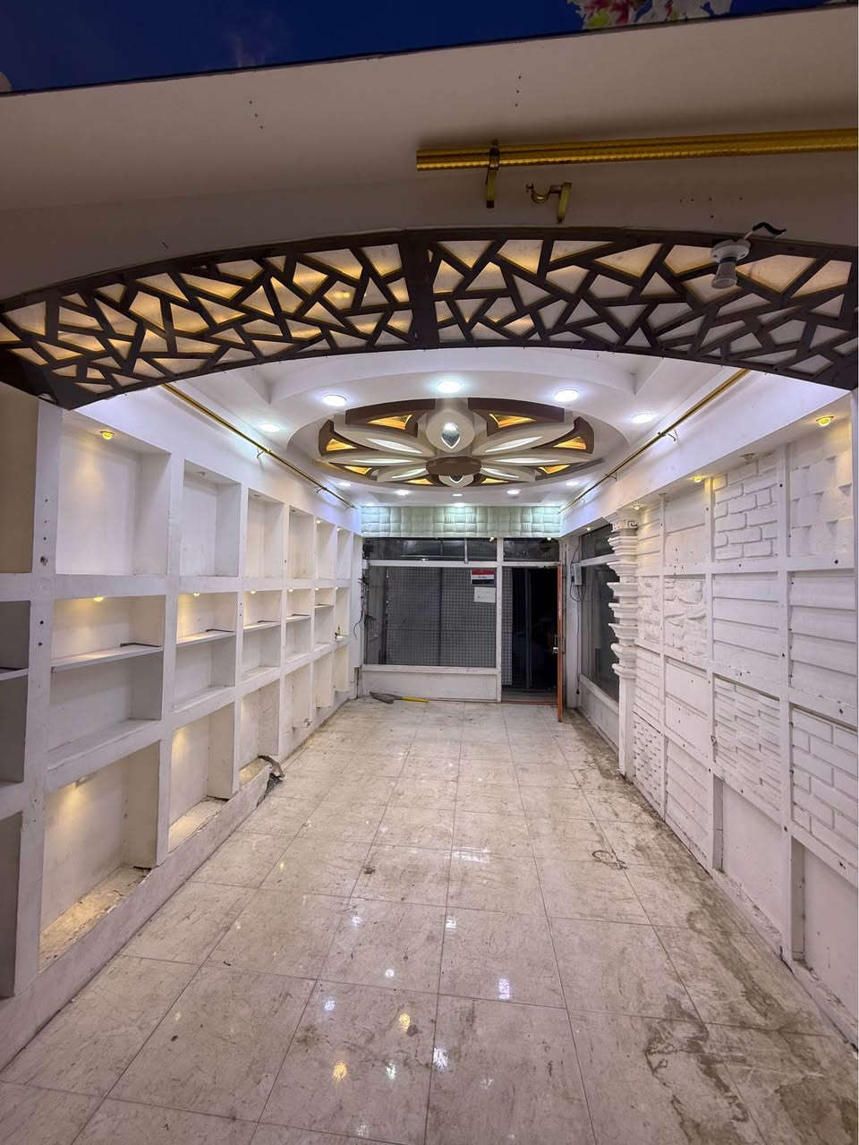 محل لليجار خانقين توله فروش 
3*10 اجاره 175 الف
قريب العاب 
كاشي وسقف مغربي وجمخانه 
*********** خناقين, ديالى
